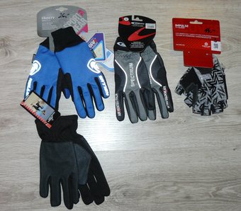 Prodám: cyklistické rukavice a ponožky SHIMANO - bazar - Bike-forum.cz