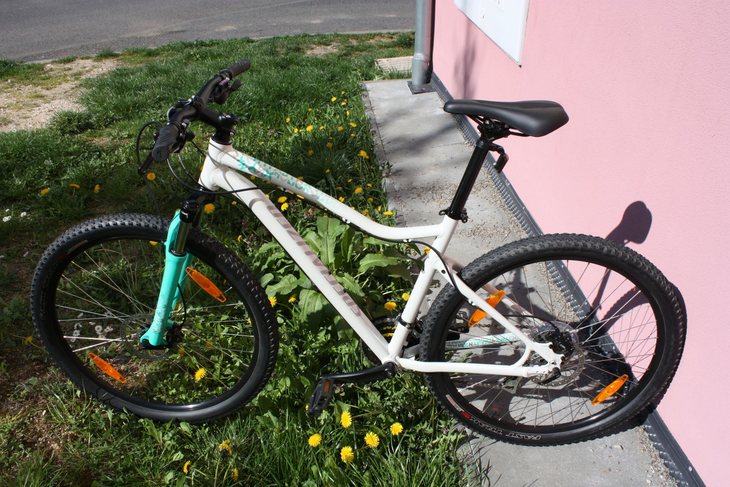 Prodám: Nové dámské horské kolo Specialized - bazar - Bike-forum.cz