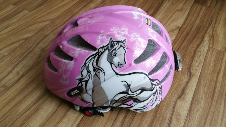 Prodám: Dětská - juniorská helma Uvex Horse s blikačkou - 52 - 57cm - bazar  - Bike-forum.cz
