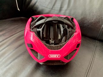 Prodám: Dámská cyklistická helma ABUS Viantor fuchsia pink - vel. S - bazar  - Bike-forum.cz