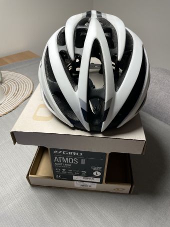 Prodám: Cyklistická helma Giro Atmos II Mat Bílá - bazar - Bike-forum.cz